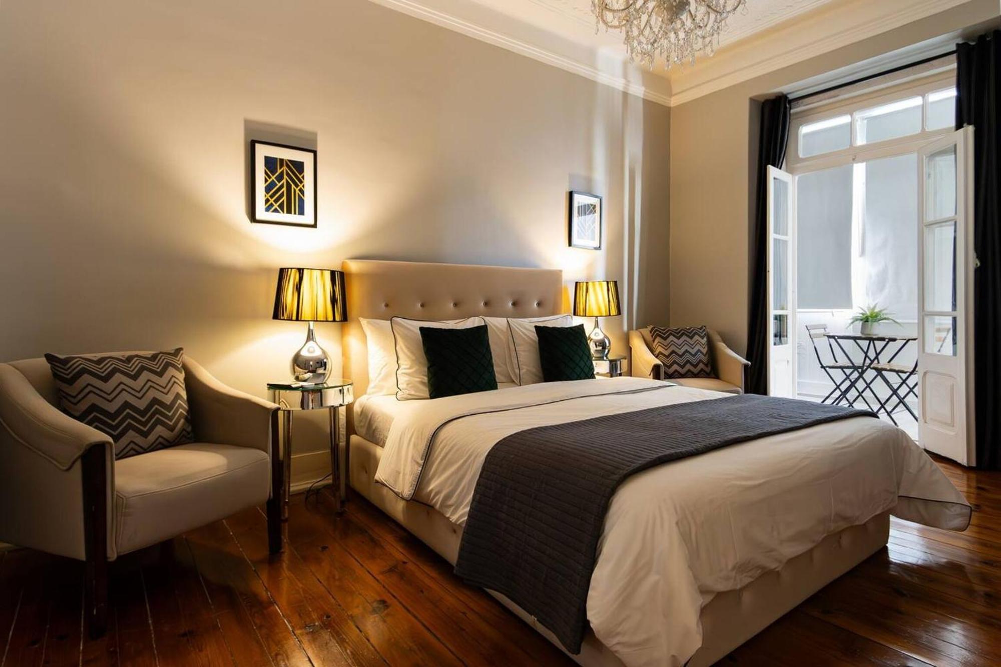 Spacious In 120 M² Fireplace Appartement *