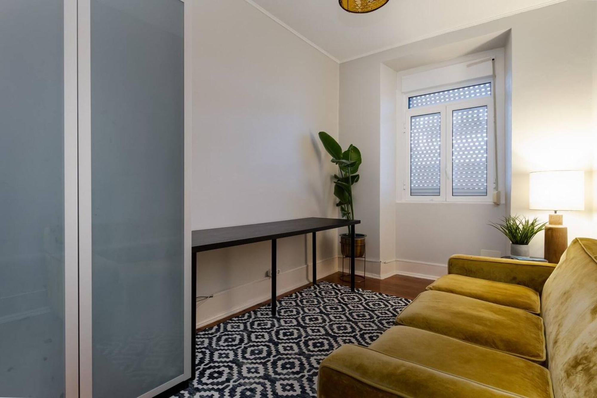 Spacious In 120 M² Fireplace Appartement