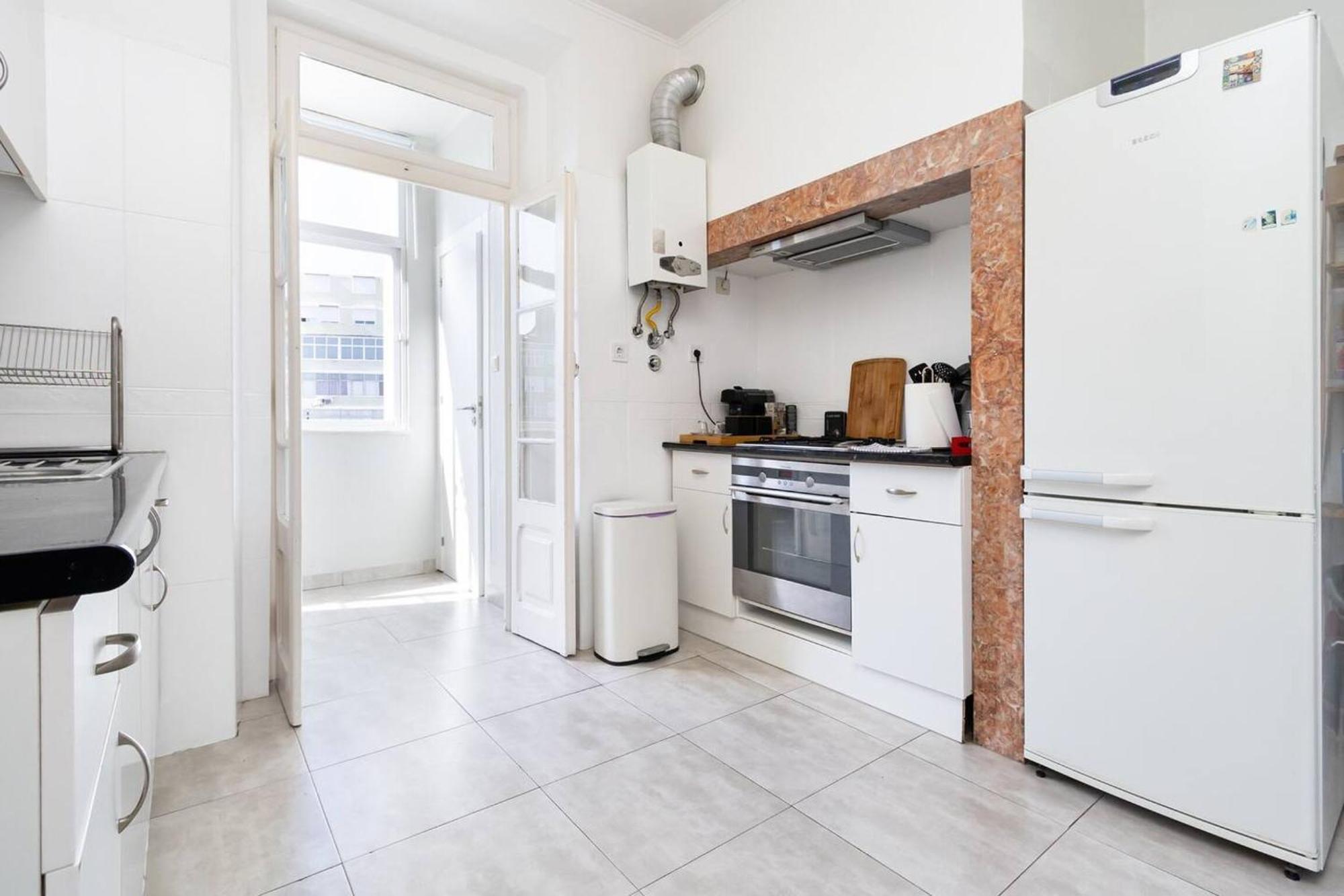 Spacious In 120 M² Fireplace Apartment Lissabon
