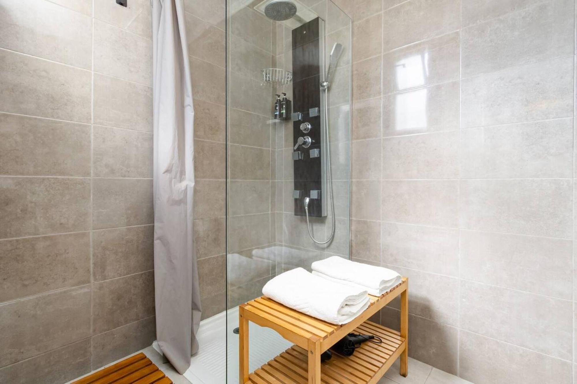 Apartment Spacious In 120 M² Fireplace Lissabon