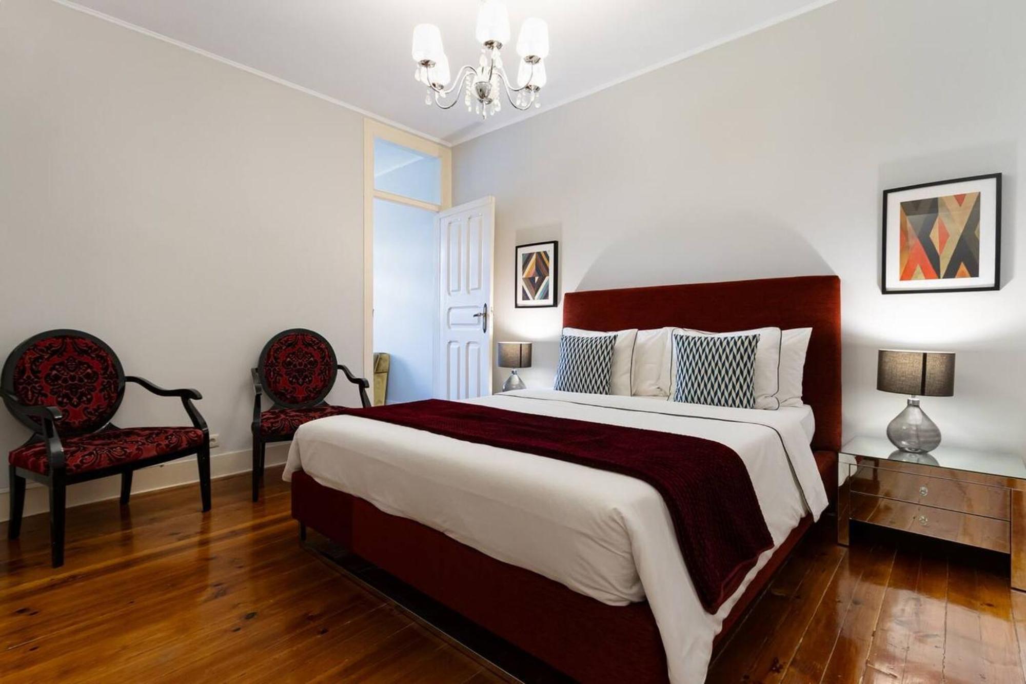 Spacious In 120 M² Fireplace Lissabon